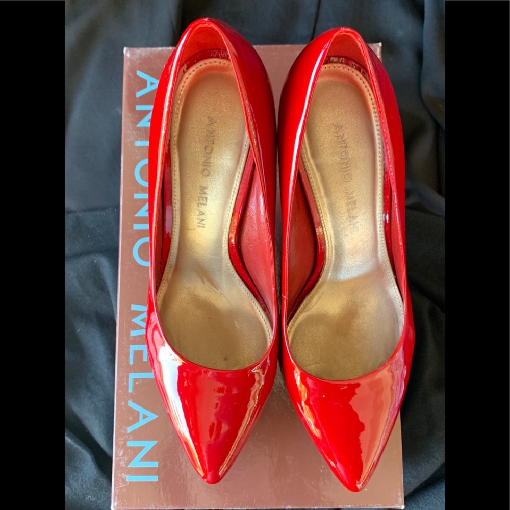 Red Pumps